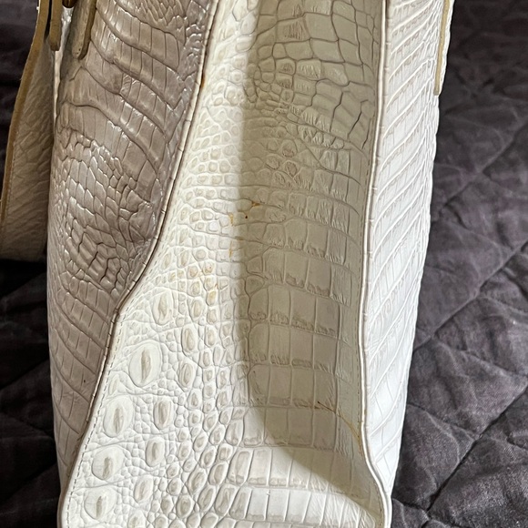 X sold x Brahmin handbag EUC Oyster color - Picture 6 of 12